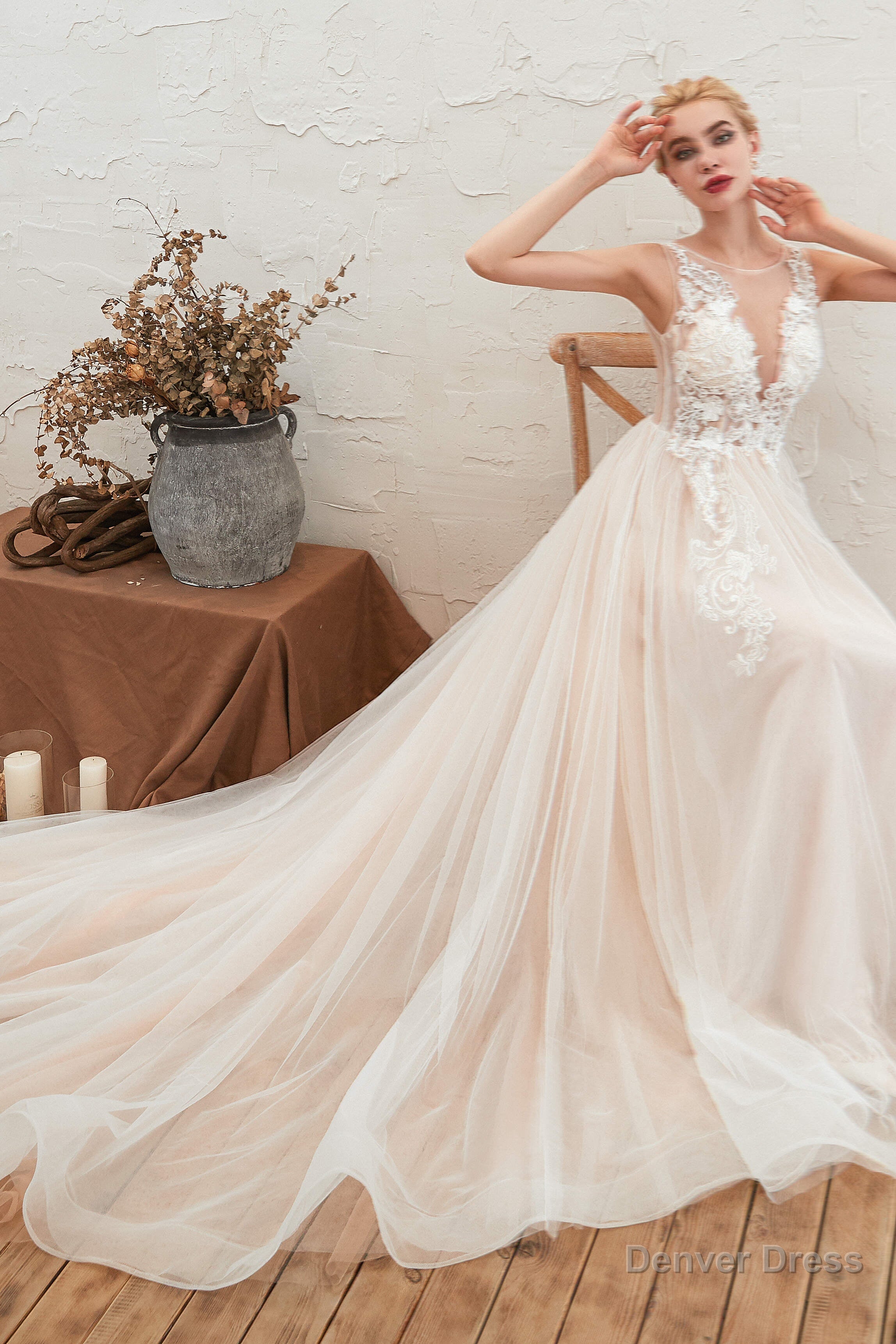 Round Neckline Sleeveless A-line Lace Up Sweep Train Lace Appliques Wedding Dresses Main image