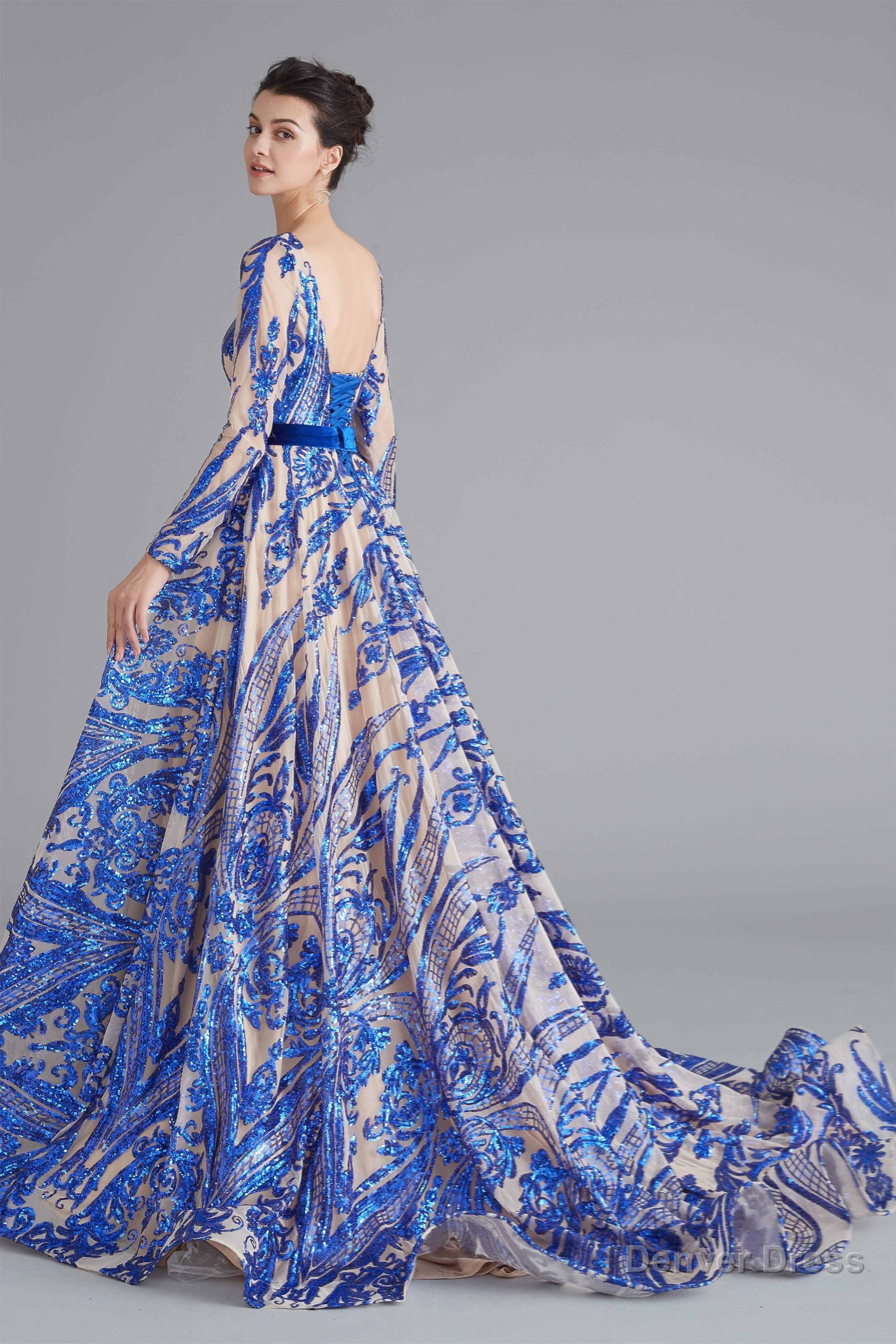 A Line Luxury Sequins Long Sleeve Backless Prom Dresses