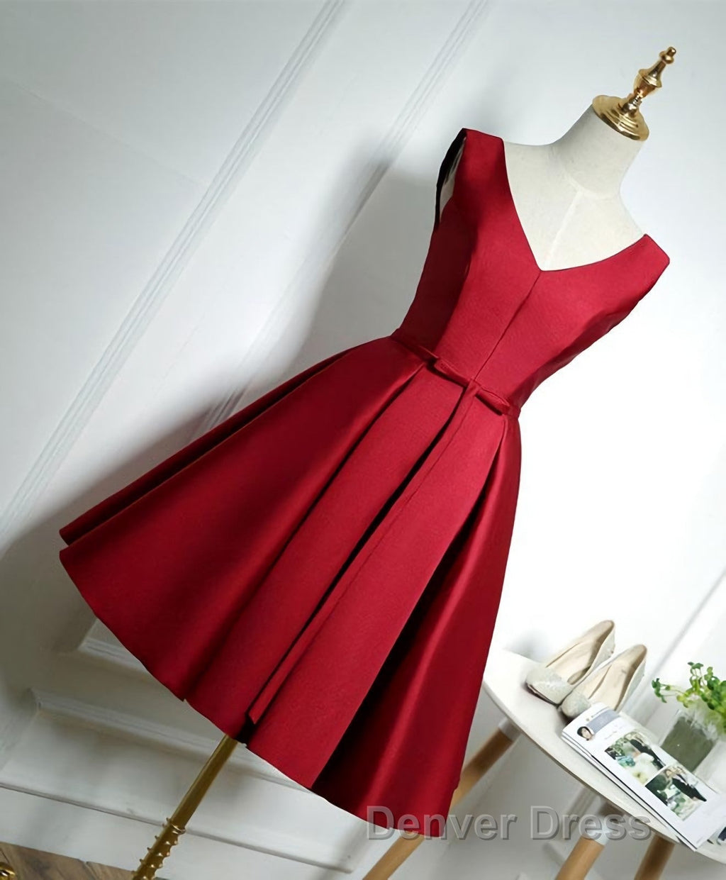 Simple Burgundy Satin V Neck Short Prom Dress