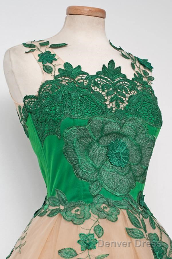 Scalloped-Edge Knee-Length Tulle Homecoming Dress With Lace Applique