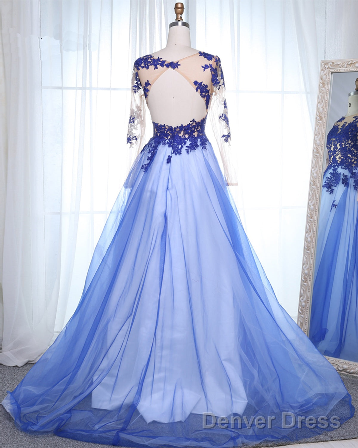 Scoop Neck Long Sleeves  Appliques Lace Prom Dresses Secondary image