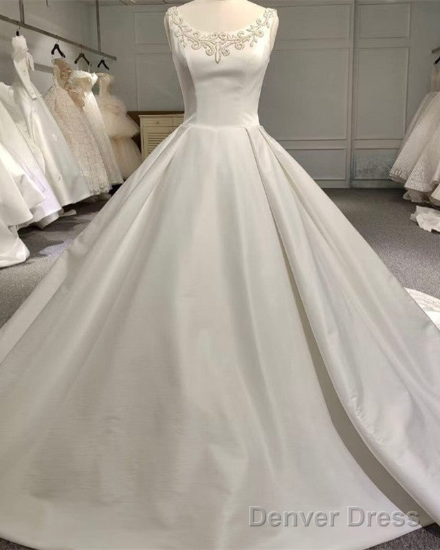 Scoop Neck Wedding Dresses Satin Ball Gowns With Embroidery