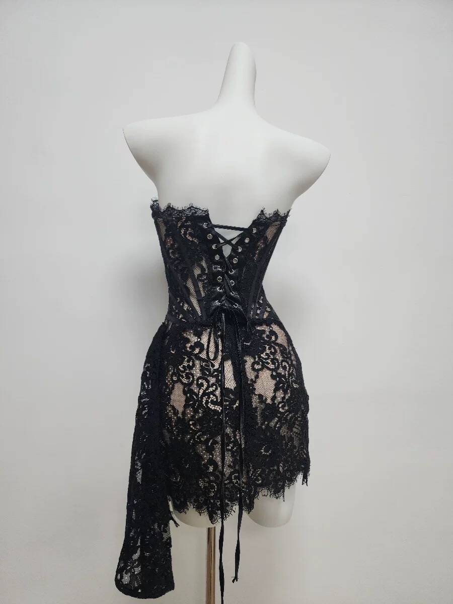 Sexy Burgundy Strapless Lace Sheath Short Cocktail Dress Homecoming Dresses