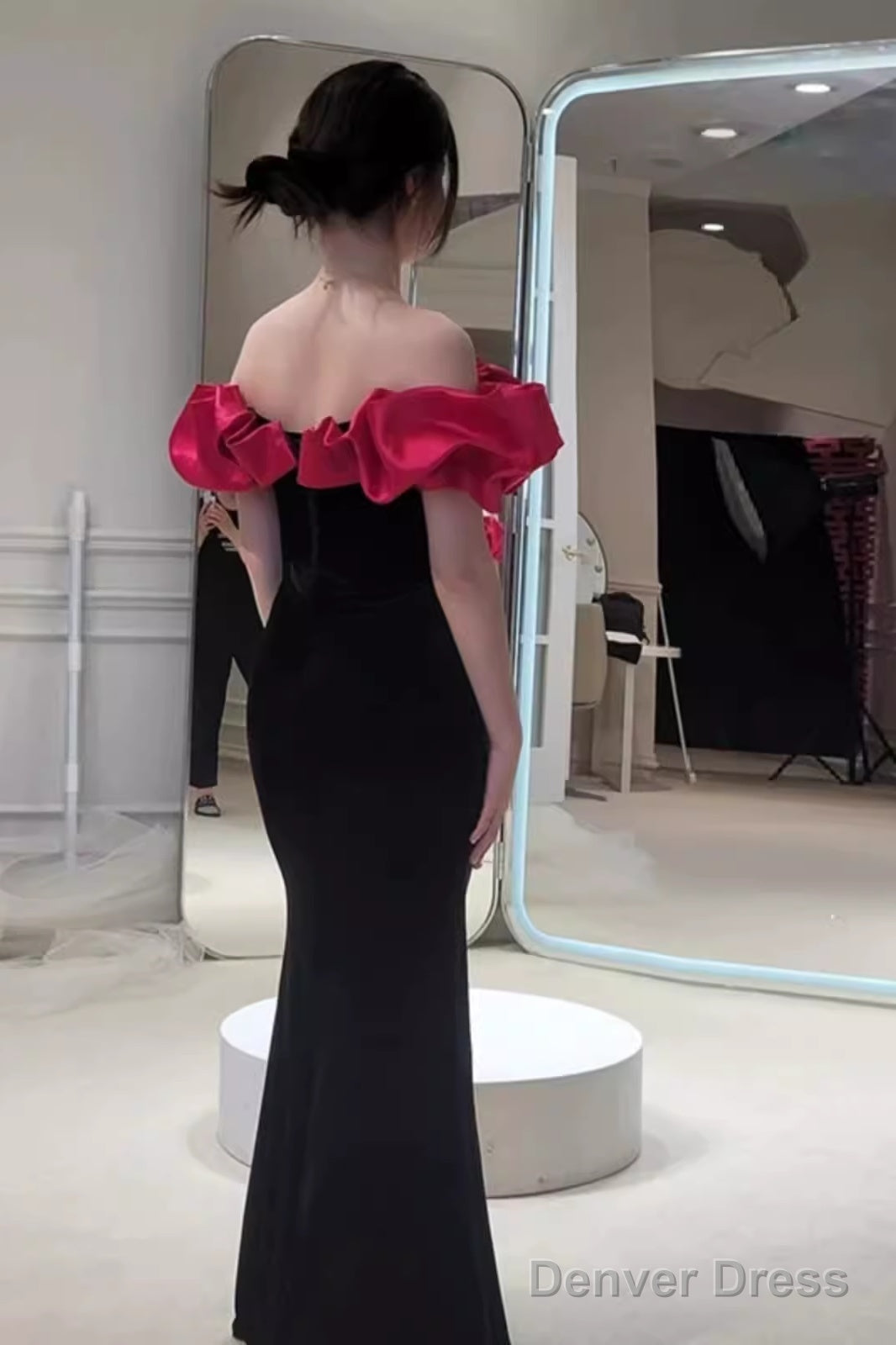 Sexy Mermaid Off The Shoulder Velvet Black Long Prom Dresses Main image