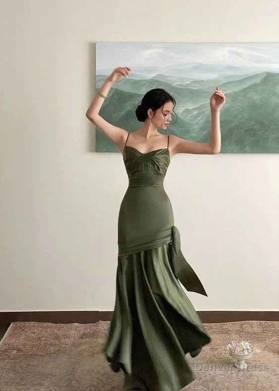 Sexy Mermaid Straps Green Prom Dress Satin Long Prom Dresses
