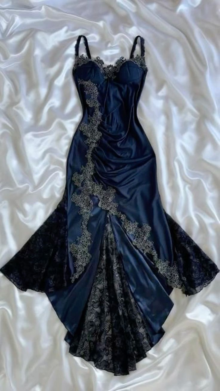 Sexy Mermaid Spaghetti Straps Lace Prom Dress