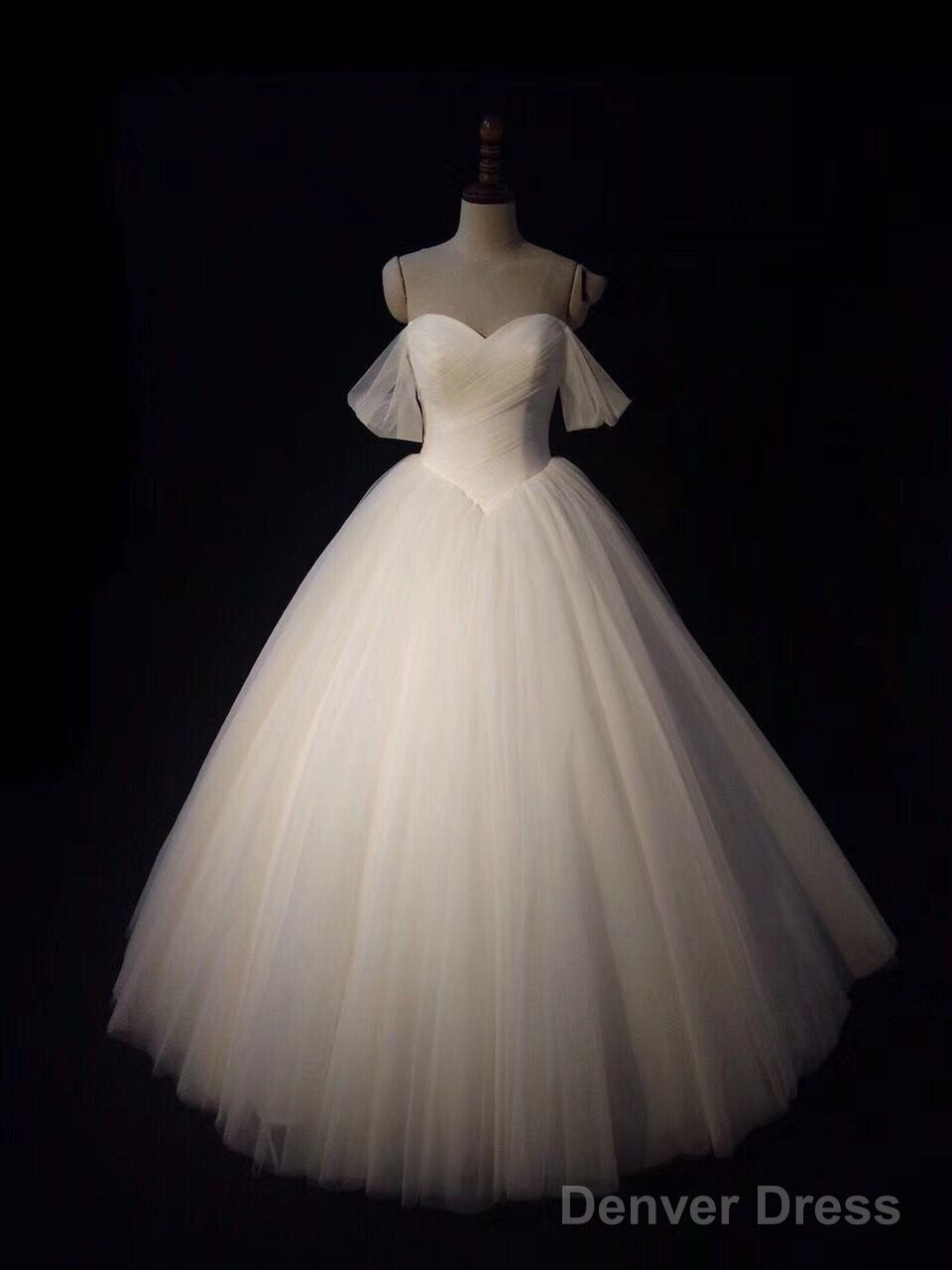 Sexy Pleated Sweetheart Tulle Ball Gown Wedding Dresses Off The Shoulder Secondary image