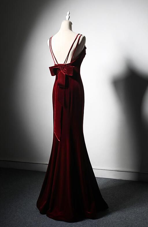 Elegant Burgundy Spaghetti Straps Velvet Mermaid Prom Dress