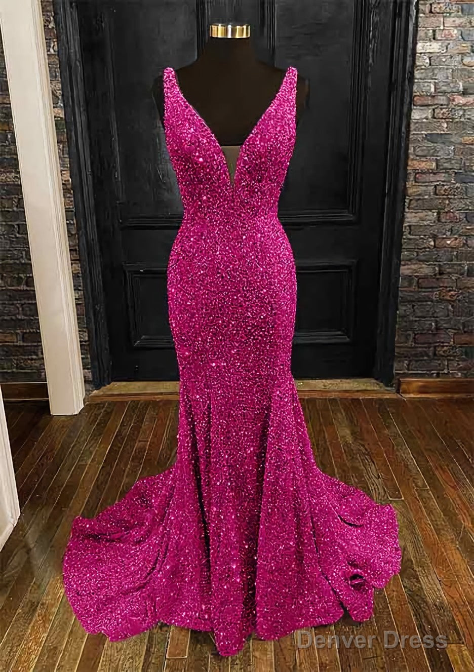 Sheath Column Trumpet Mermaid V Neck Sleeveless Velvet Sequins Sweep Train Prom Dresses
