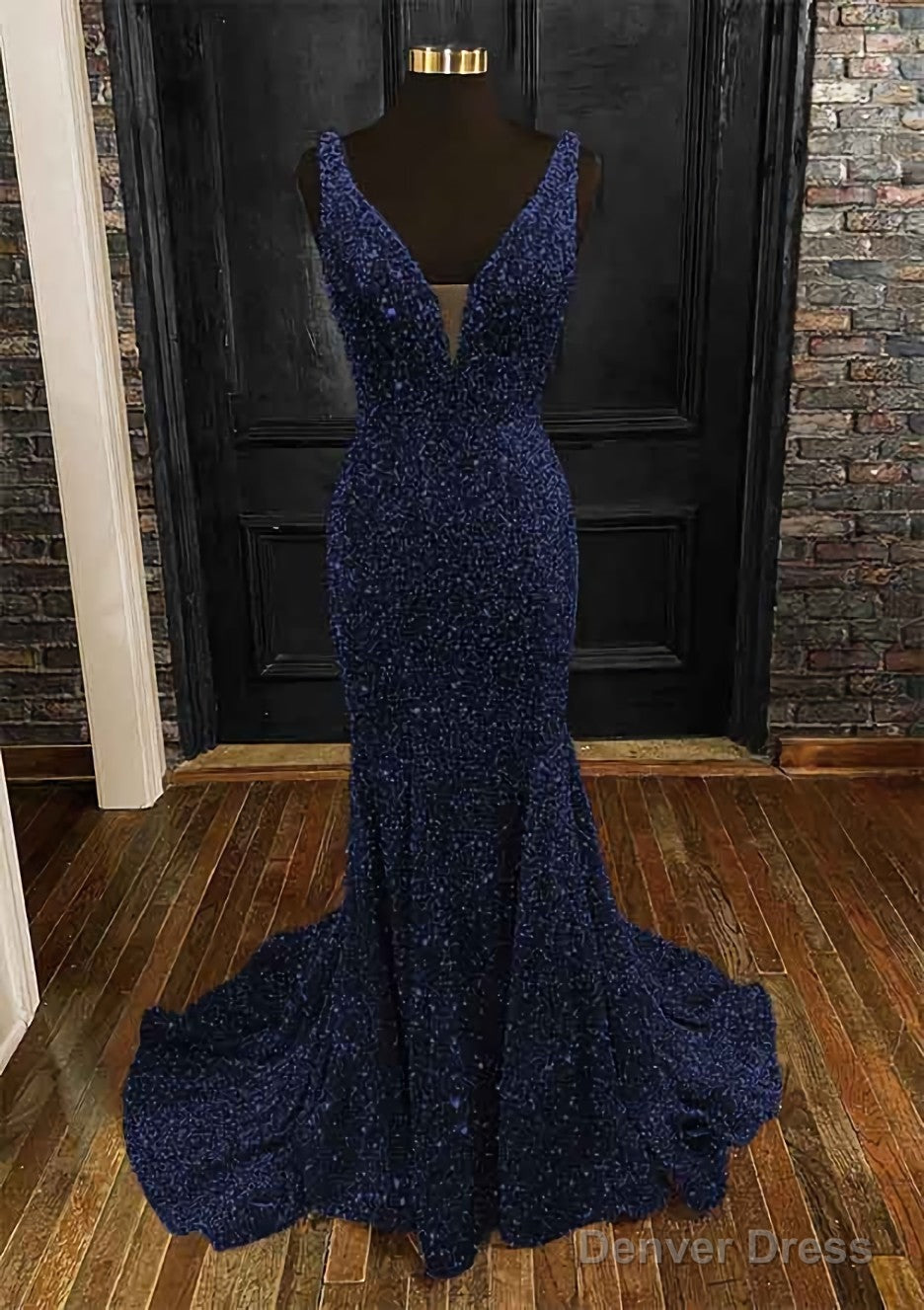 Sheath Column Trumpet Mermaid V Neck Sleeveless Velvet Sequins Sweep Train Prom Dresses