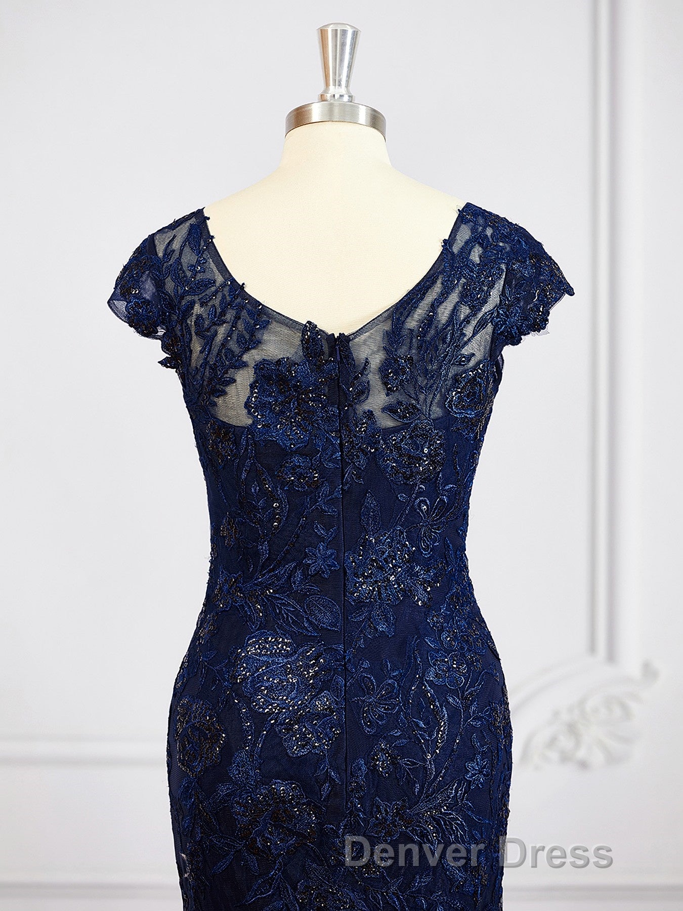 Sheath/Column V-neck Floor-Length Tulle Mother of the Bride Dresses With Appliques Lace