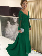 Sheath Column V Neck Sweep Train Tulle Mother of the Bride Dresses With Appliques Lace