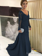 Sheath Column V Neck Sweep Train Tulle Mother of the Bride Dresses With Appliques Lace