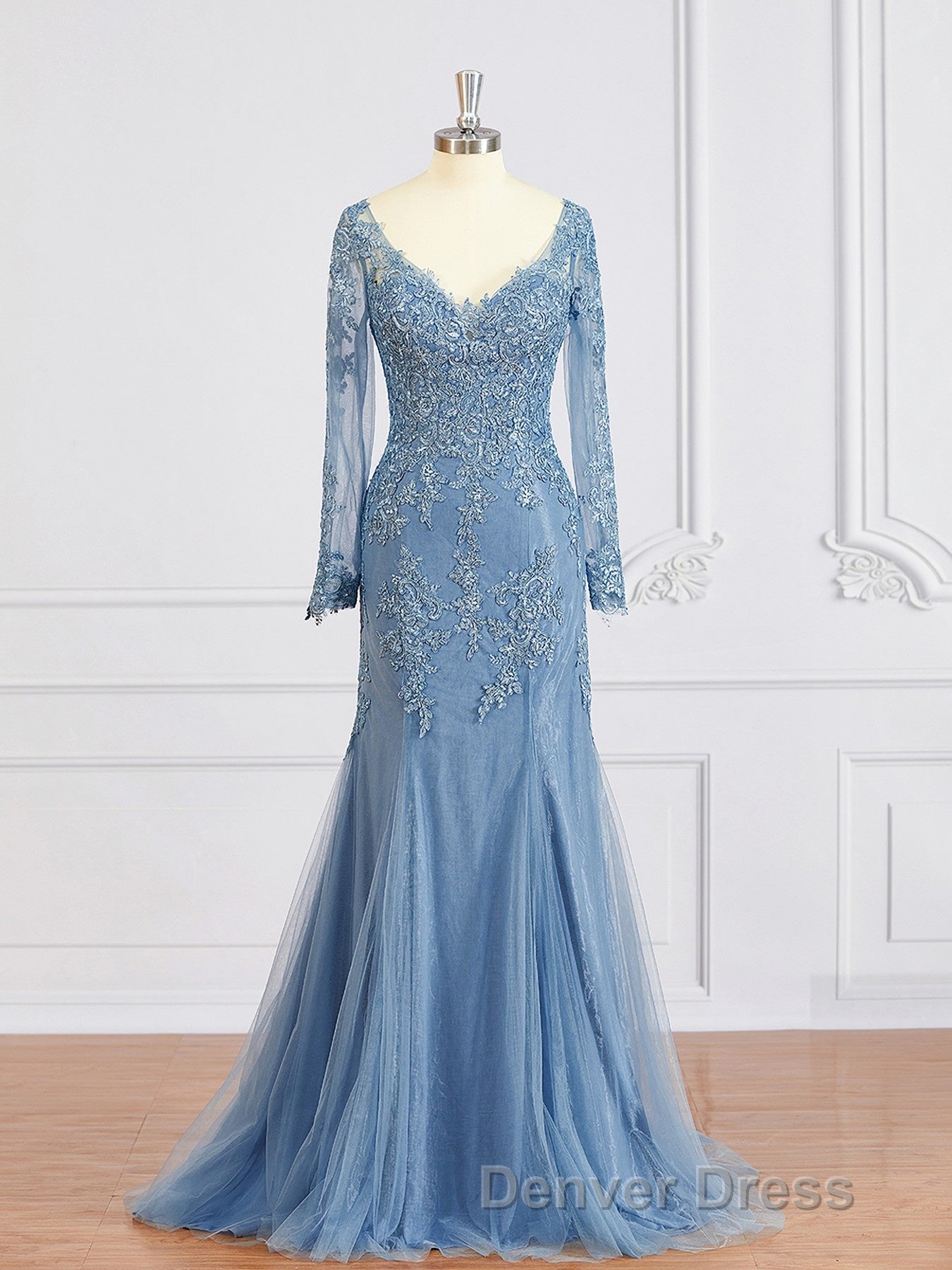 Sheath Column V Neck Sweep Train Tulle Mother of the Bride Dresses With Appliques Lace