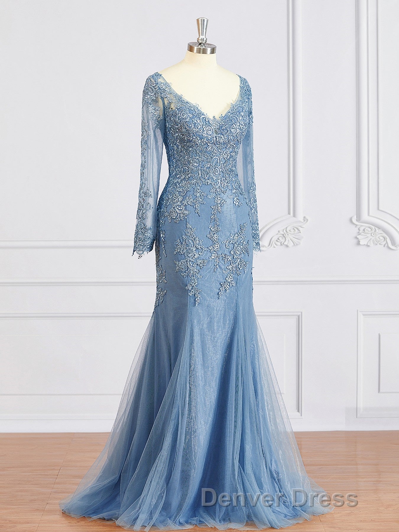 Sheath Column V Neck Sweep Train Tulle Mother of the Bride Dresses With Appliques Lace