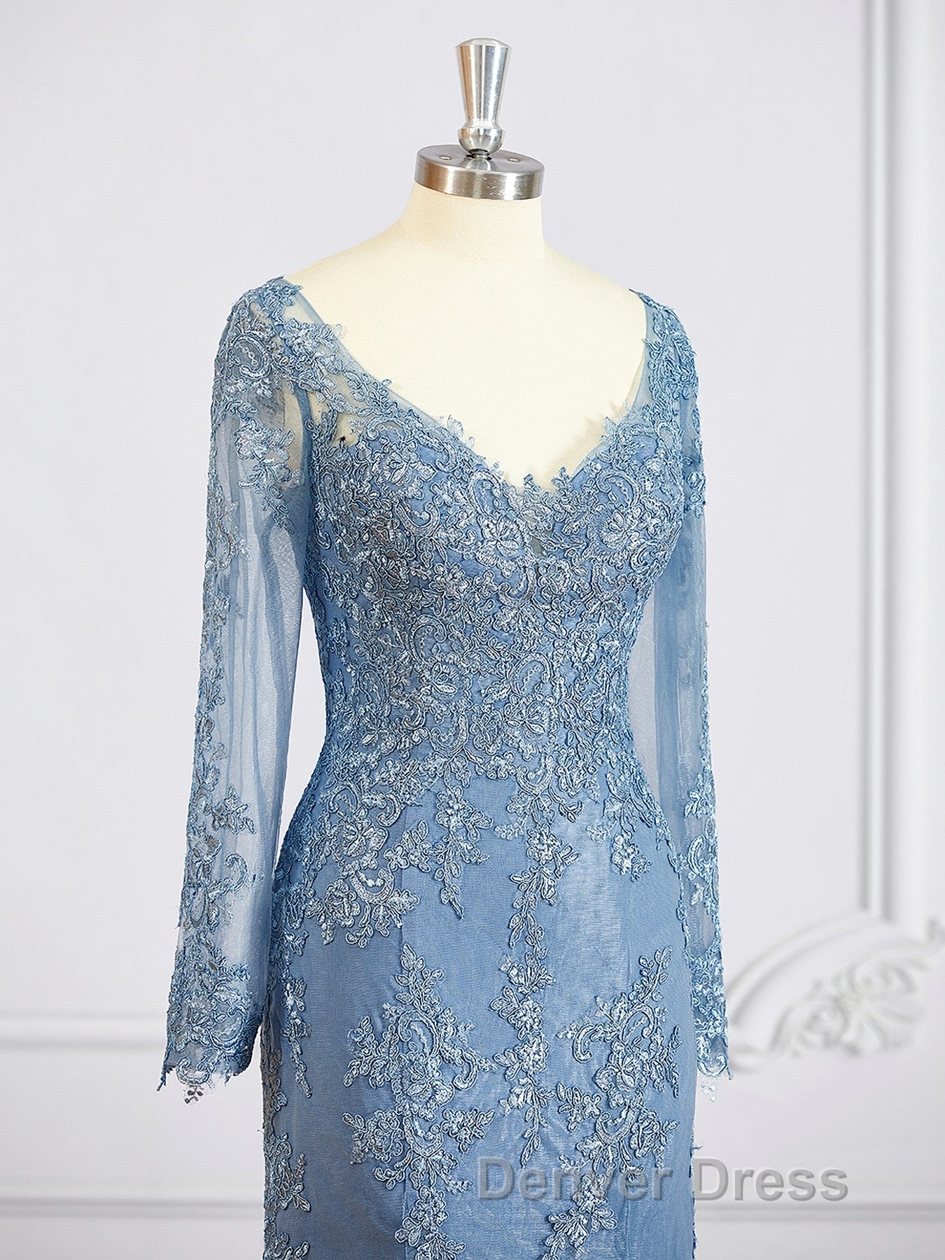 Sheath Column V Neck Sweep Train Tulle Mother of the Bride Dresses With Appliques Lace