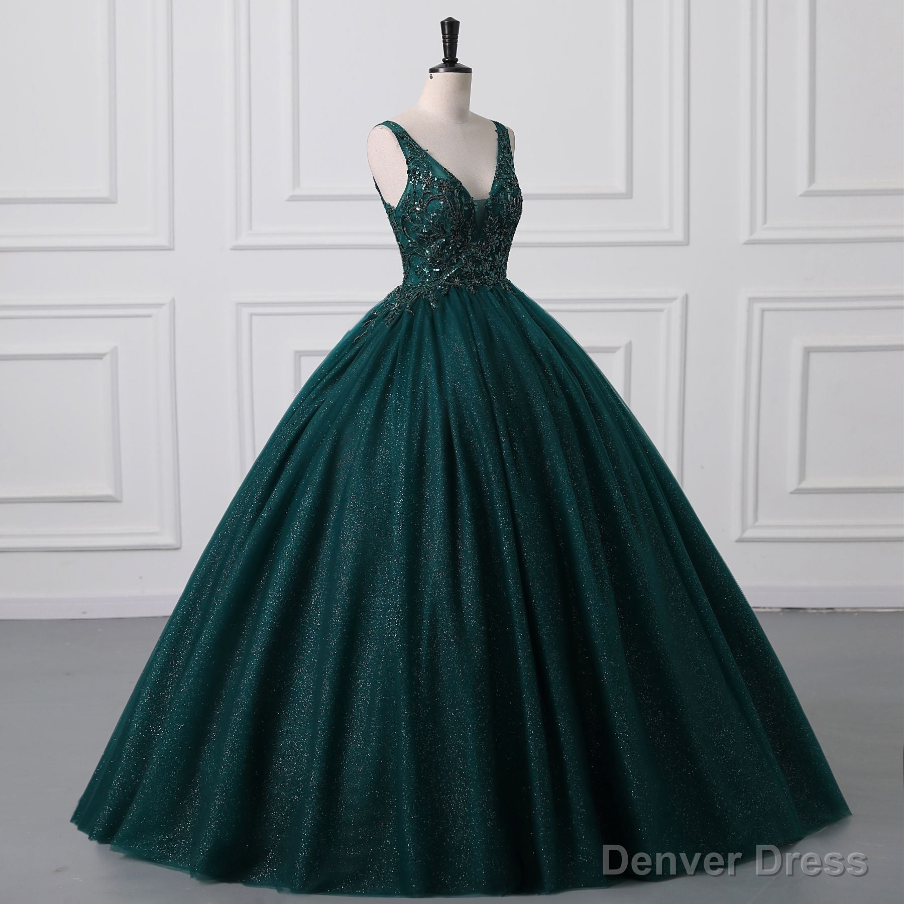 Shiny Emerald Green Sequined Tulle Quinceanera Dresses Backless V Neck Ball Gowns Evening Prom Dresses With Corset Back Secondary image