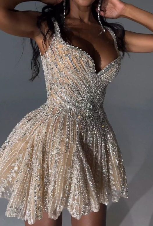 Shiny White Strappy V-Neck Beaded A-Line 17Th Birthday Homecoming Dresses