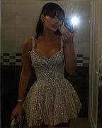 Shiny White Strappy V-Neck Beaded A-Line 17Th Birthday Homecoming Dresses