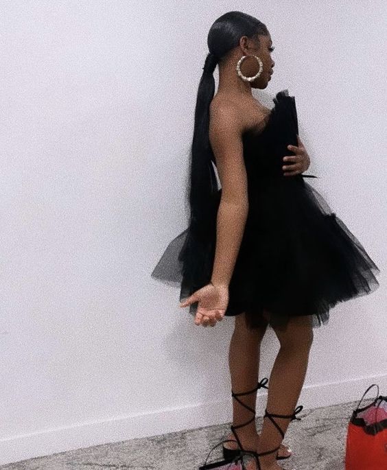 Simple A-Line Black Strapless Tulle Multi-Layered Homecoming Dresses Secondary image
