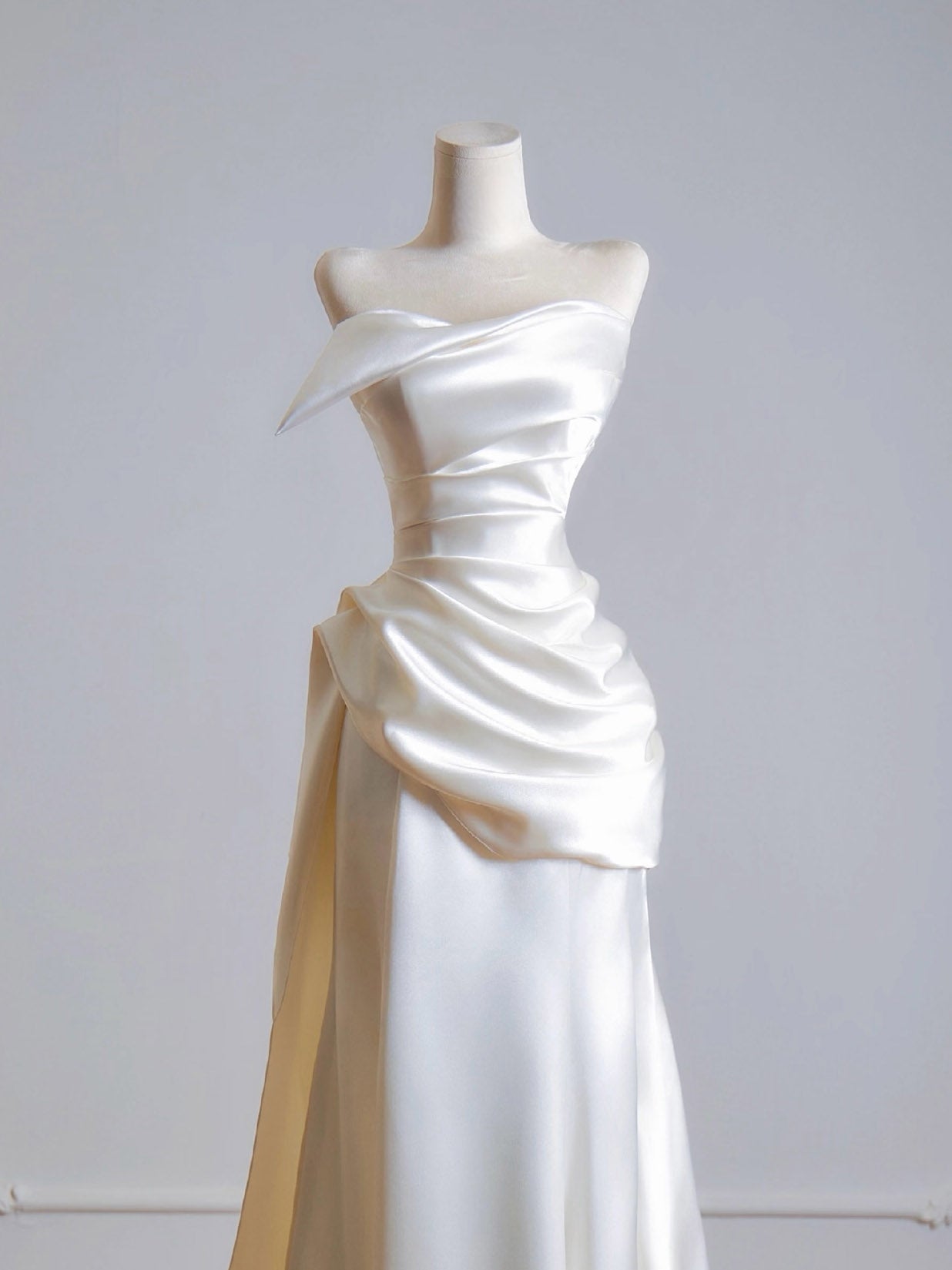 Simple A-Line Satin Sweep Train Light Champagne Prom Dresses Secondary image