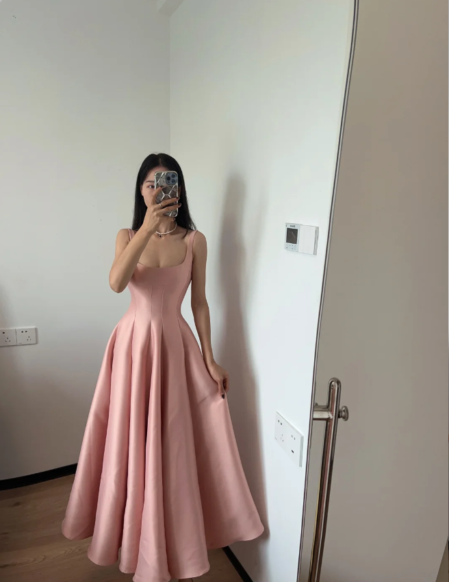 Simple And Elegant Pink A-Line Square Neck Halter Satin Prom Dresses Evening Dresses Main image