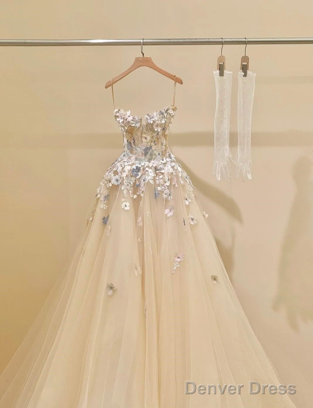 Simple Champagne A-Line Spaghetti Straps Tulle Applique Long Prom Dress Sweet Wedding Dress Main image