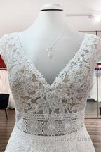 Simple Long A-line V-neck Tulle Appliques Lace Wedding Dresses