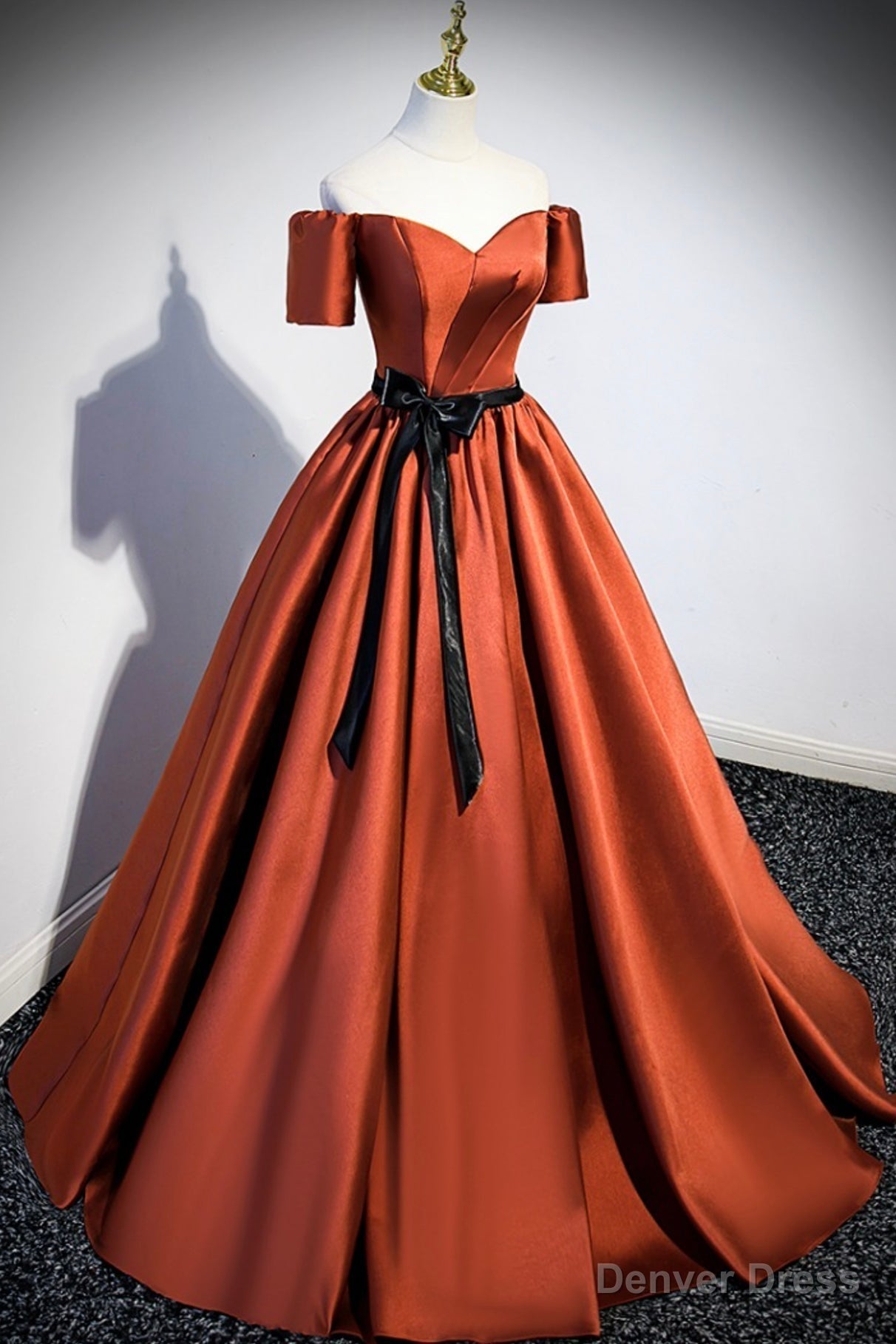 Simple Satin Long Prom Dress, Short Sleeve A-Line Evening Party Dress Secondary image