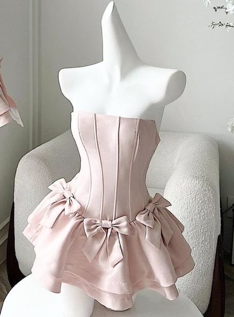 Simple Strapless Sleeveless Satin A-Line Mini Homecoming Dresses Main image