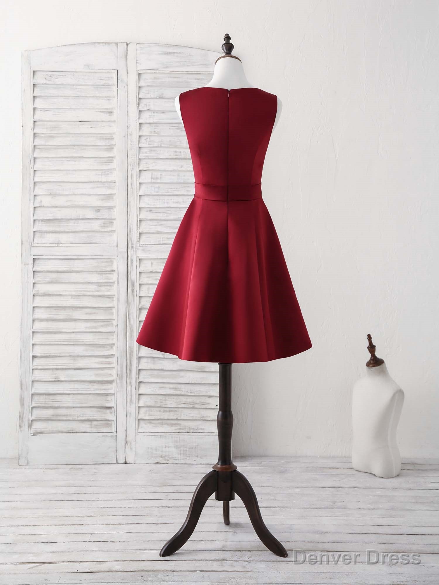 Simple V Neck Burgundy Short Prom Dress Satin Homecoming Dresses