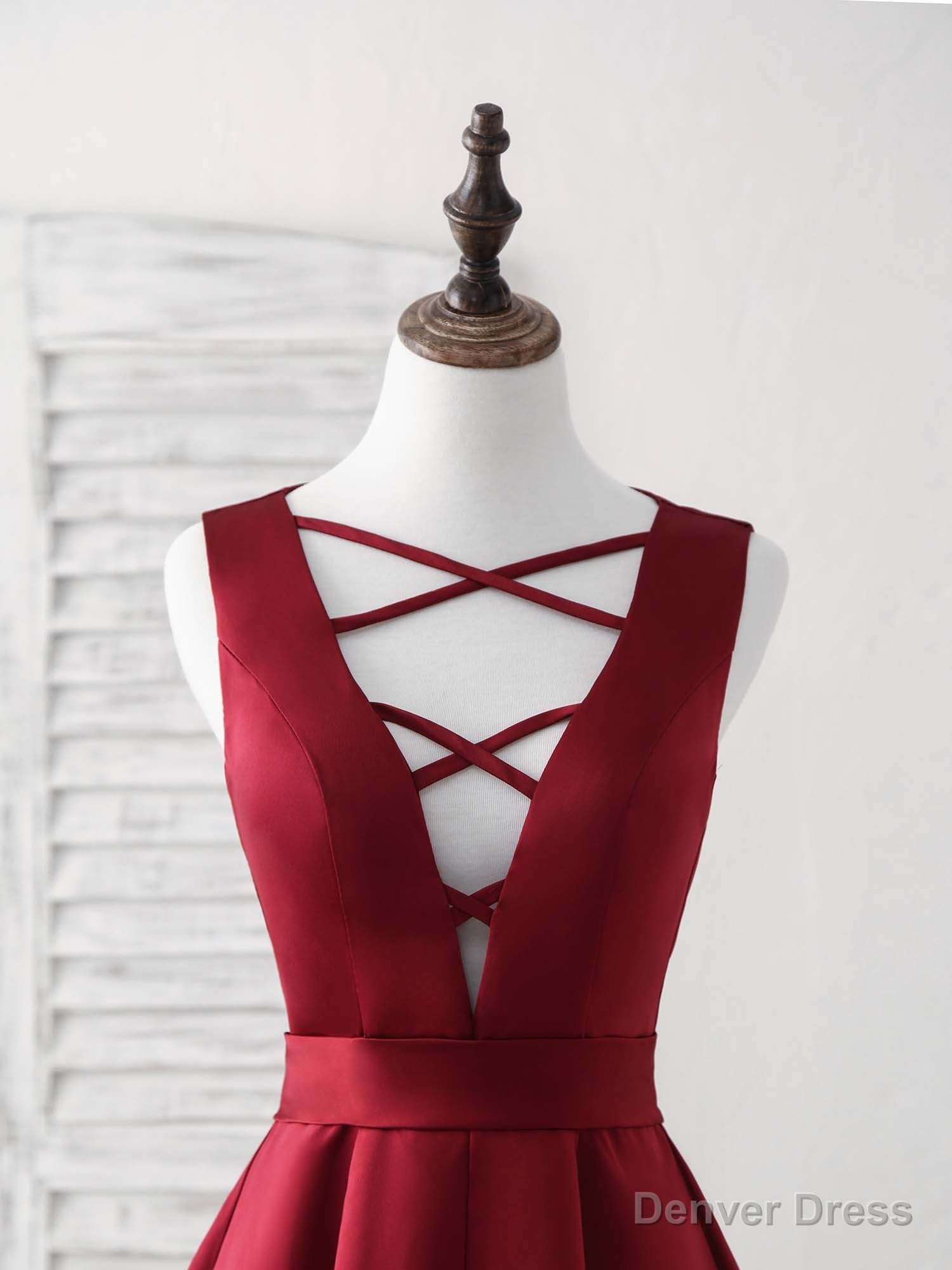 Simple V Neck Burgundy Short Prom Dress Satin Homecoming Dresses