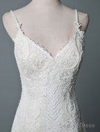 Simple Wedding Dress Lace V Neck Sleeveless Lace Mermaid Bridal Dresses With Train