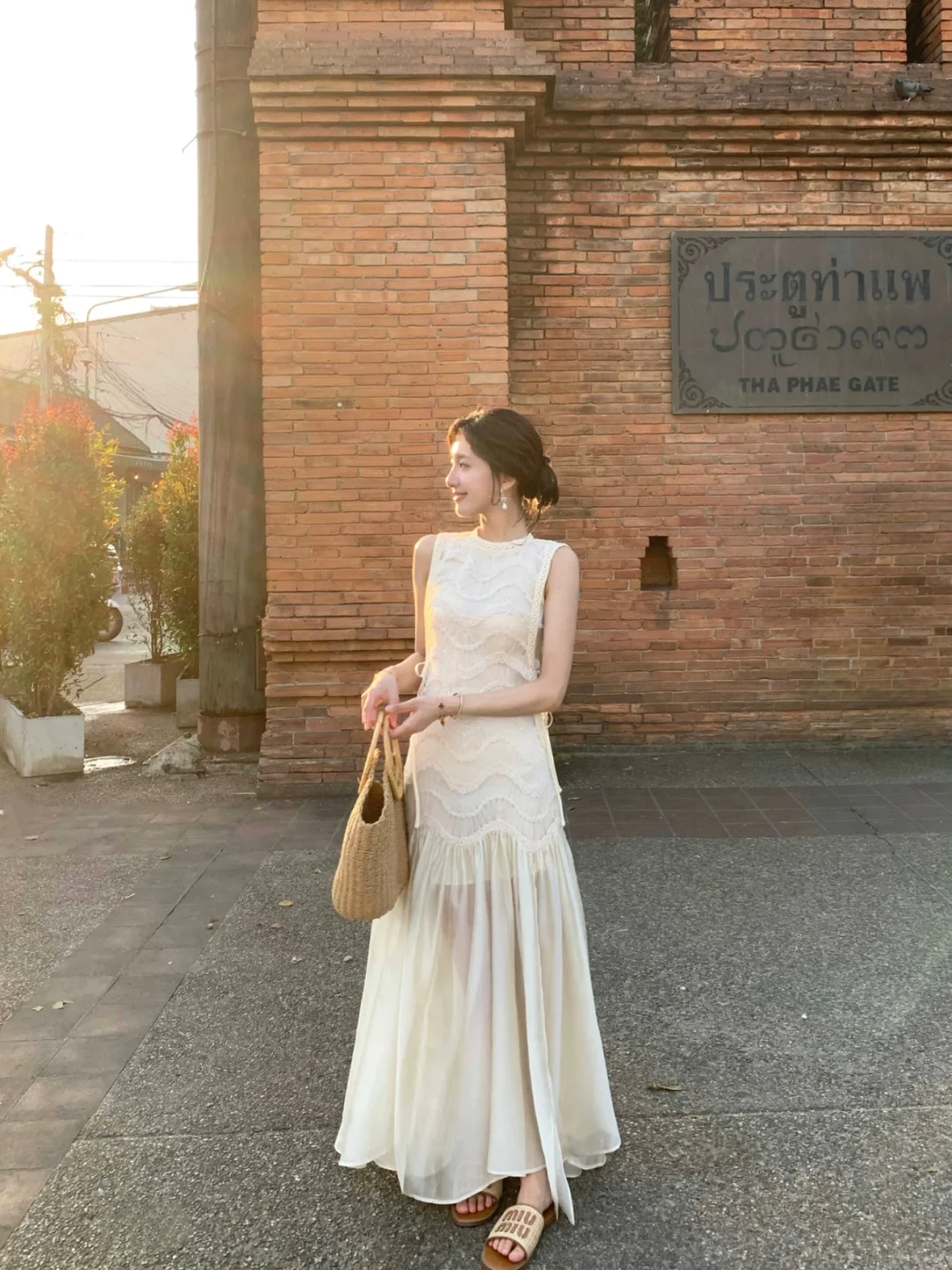 Simple A Line Round Neck Light Apricot Lace Chiffon Prom Dresses Outfits