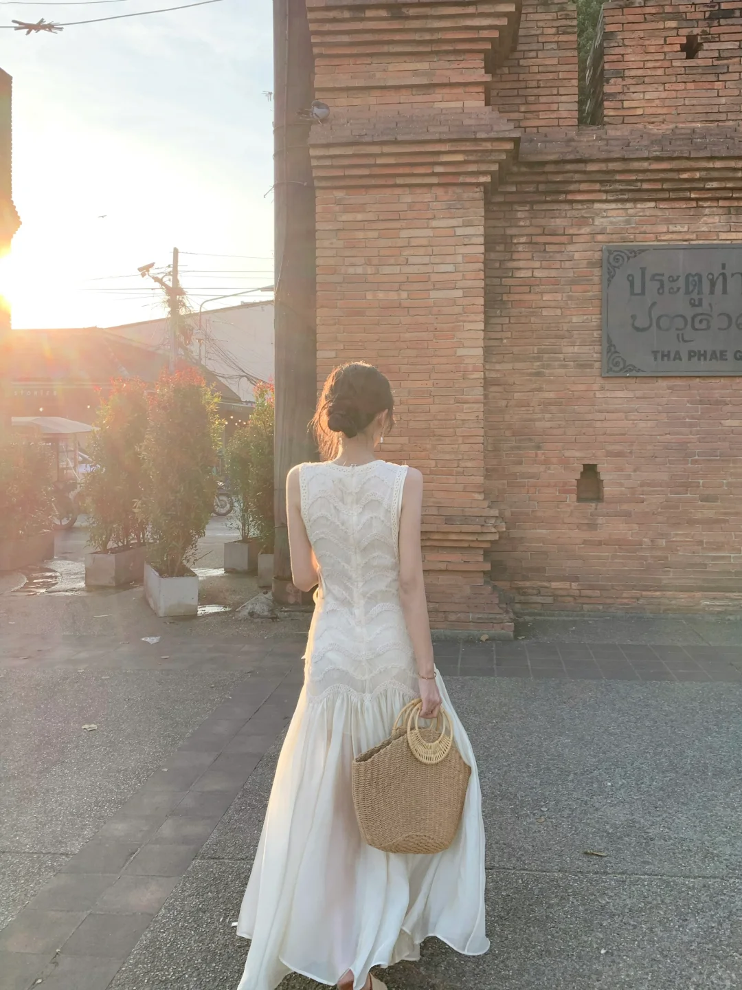 Simple A Line Round Neck Light Apricot Lace Chiffon Prom Dresses Outfits