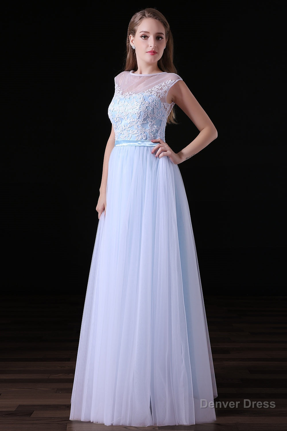 Sleeves Appliques Sheer Lace Button Floor Length Tulle Prom Dresses