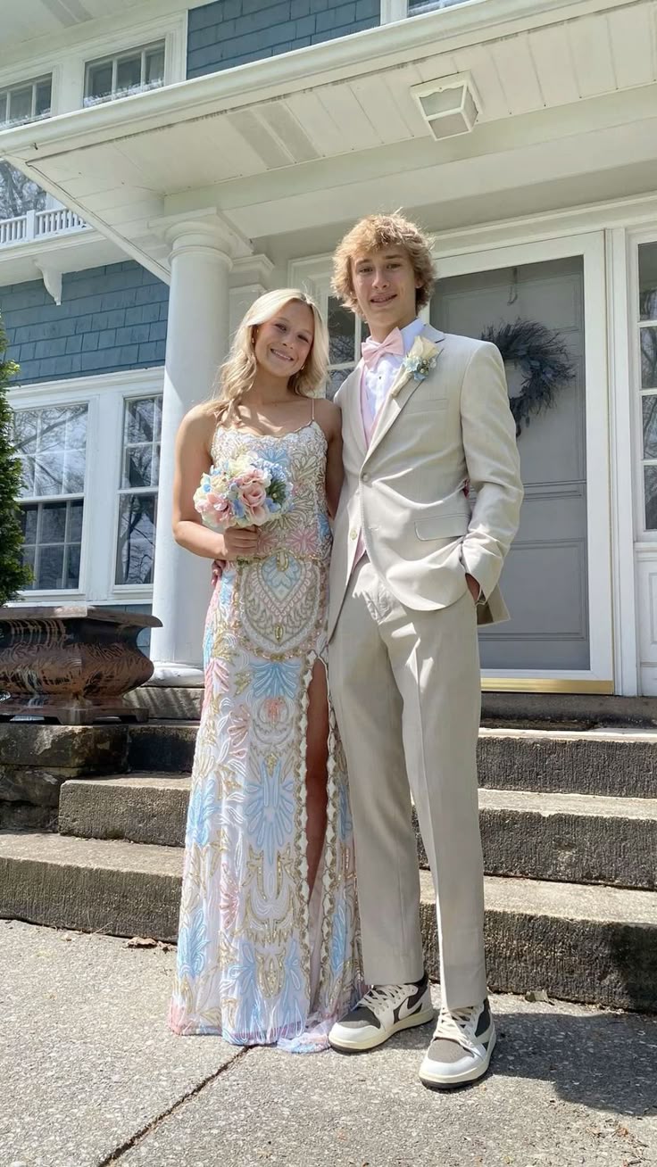 White Gorgeous Shiny Exquisite Beaded Spaghetti Strap Sequined Backless Long Chiffon Ball Gowns Prom Dress Prom Gowns Holiday Prom Dresses Secondary image