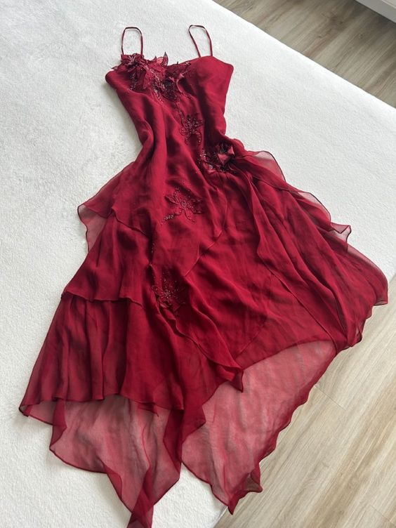Burgundy Red Applique Spaghetti Straps Elegant And Charming A-Line Long Ruffled Chiffon Ball Gowns Prom Dress Main image