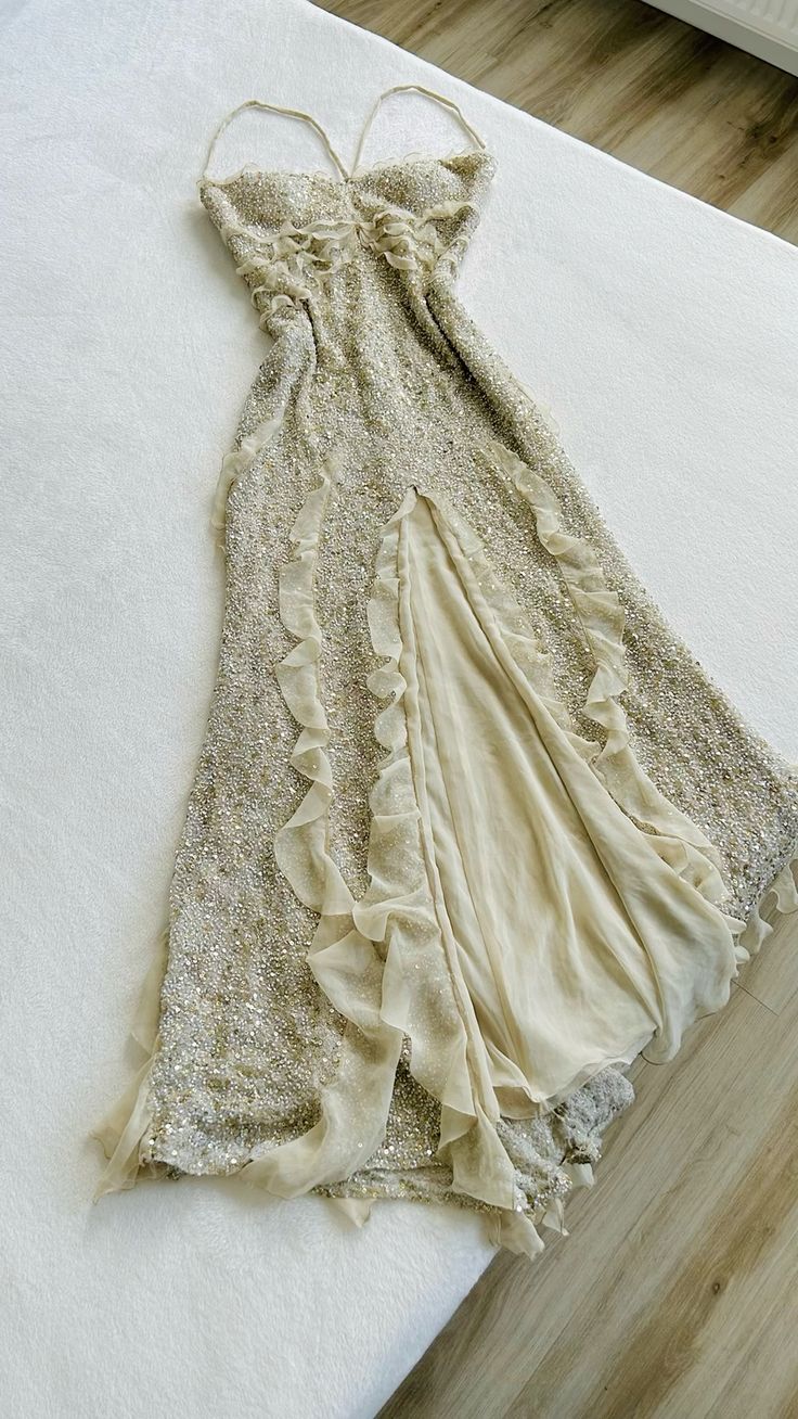Spaghetti Straps Sequin Long Prom Dresses With Slit Main image