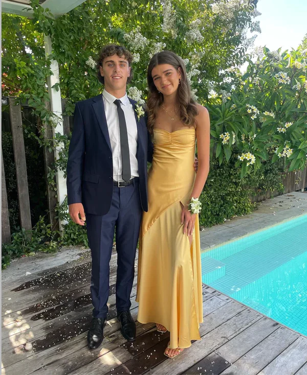 Spaghetti Strps Yellow Slit Long Prom Dresses Secondary image