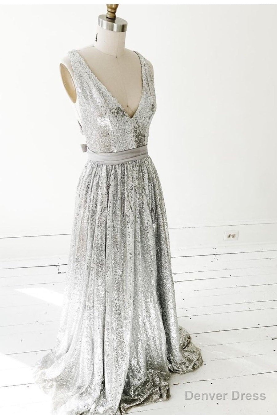 Sparkly A-line Silver Sequin Prom Dresses with V-neckline Main image