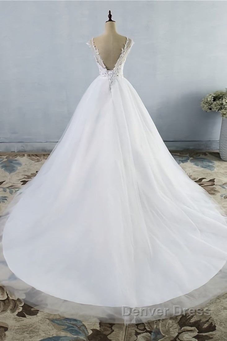 Strapless Lace Appliques Ball Gowns Wedding Dresses Sleeveless Bridal Gown with Sweep Train