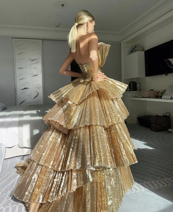 Stylish Golden Tiered Ball Gowns Long Prom Dresses Main image