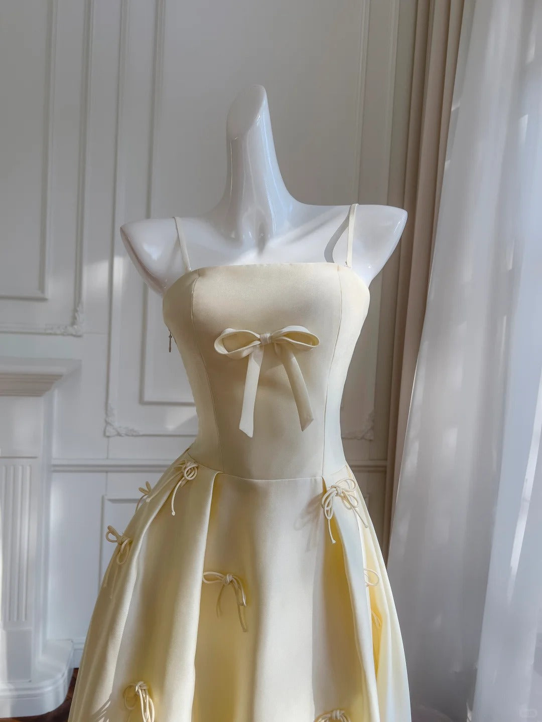 Sweet Light Yellow A-Line Spaghetti Strap Bow Satin Long Prom Dresses Evening Dresses Bridesmaid Dresses