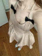 Sweet Pink Halter Neck Bow Satin A-Line Homecoming Dresses