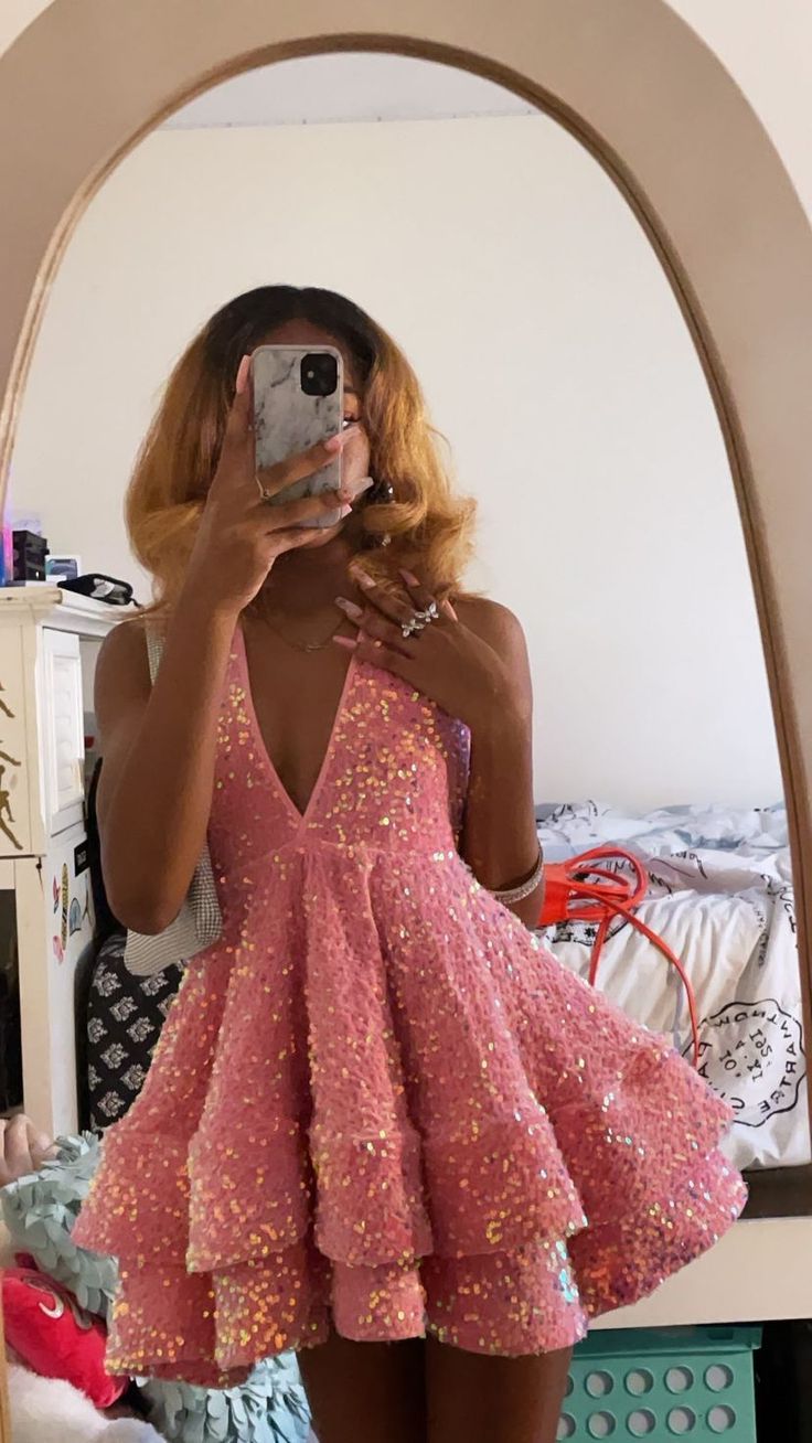 Sweet Pink Sequined V Neck Mini 17Th Birthday Homecoming Dresses