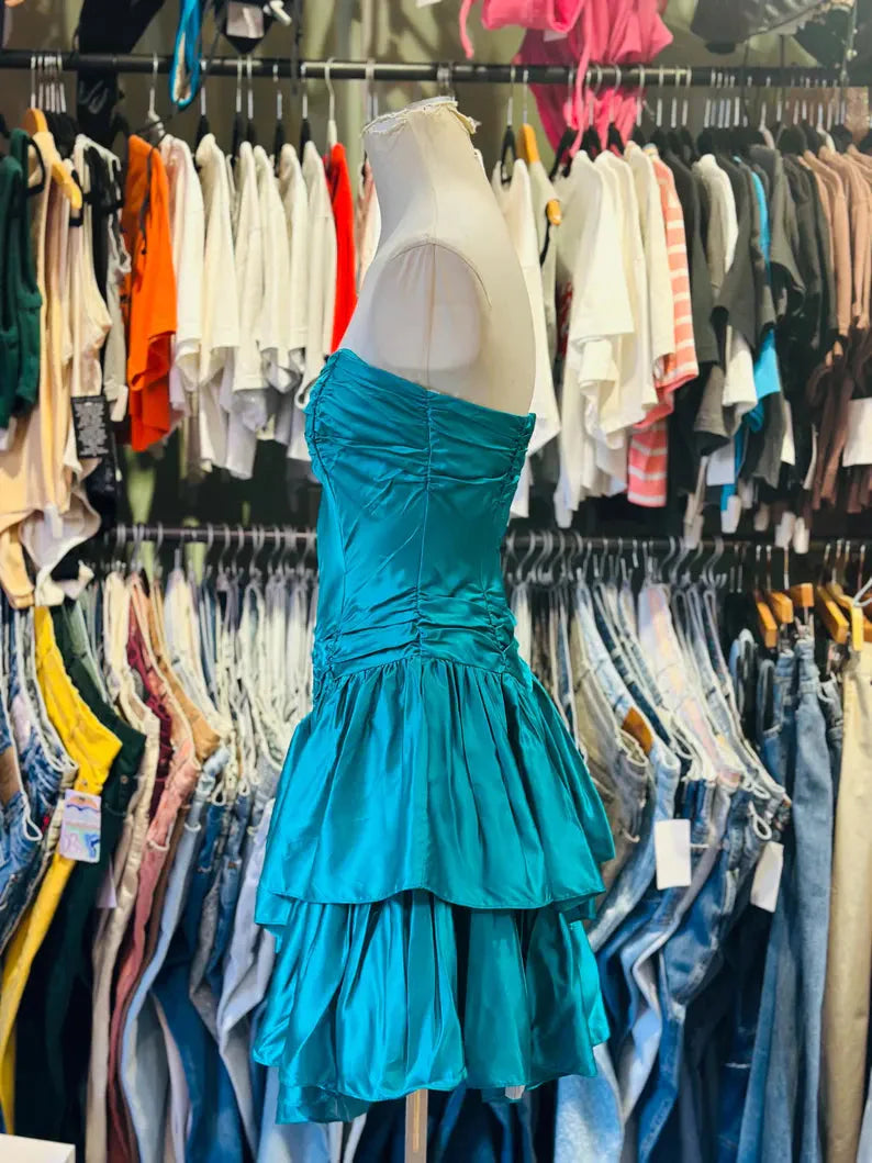 Sweetheart Neck Blue Satin 17Th Birthday Short Skirt Homecoming Dresses