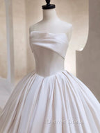 Timeless Ball Gown Strapless Satin White Wedding Dresses Brides Dresses