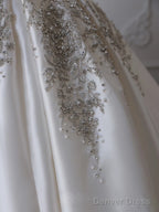 Timeless Ball Gown Sweetheart Satin White Wedding Dresses Brides Dress