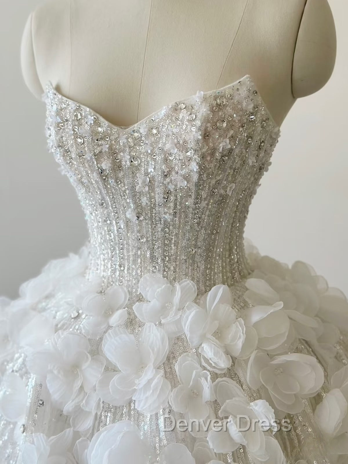 Timeless Ball Gowns Sweetheart Sequin Floral White Wedding Dress Brides Dresses